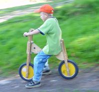 Pedalo® Pedo-Bike S Lauf-3-Rad - FiNiFuchs - Kinderhilfsmittel im  Alltagscheck